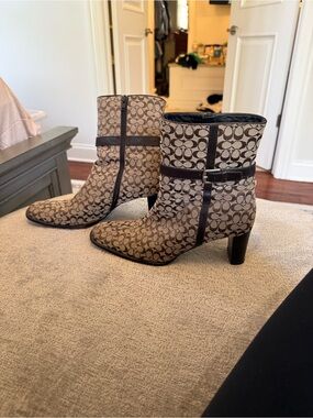 Coach Signature C Canvas Booties Size 9.5 Brown Tan Y2K Designer Ankle Boots